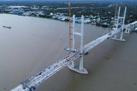 Tỉnh Bến Tre tập trung đẩy nhanh tiến độ xây dựng các công trình trọng điểm. (Ảnh: HOÀNG TRUNG)