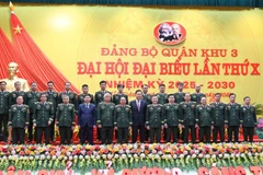 Đại tướng Trịnh Văn Quyết, Bí thư Trung ương Đảng, Ủy viên Thường vụ Quân ủy Trung ương, Chủ nhiệm Tổng cục Chính trị Quân đội nhân dân Việt Nam cùng các đồng chí Ban Chấp hành Đảng bộ Quân khu 3 khóa X, nhiệm kỳ 2025–2030 cùng các đại biểu tại đại hội.