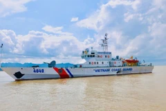Tàu CSB 4040 chạy thử nghiệm đường dài trên biển.