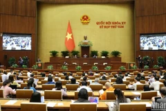 Cùng với quá trình hoàn thiện về chức năng lập pháp và giám sát, phương thức điều hành nghị viện của Quốc hội Việt Nam cũng có những bước đổi mới quan trọng, thích ứng với yêu cầu phát triển của đất nước trong bối cảnh khoa học-công nghệ phát triển nhanh và mạnh mẽ. (Ảnh: DUY LINH)