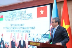 Đại sứ Shovgi Mehdizada giới thiệu quan hệ song phương Azerbaijan-Việt Nam. (Ảnh: Đại sứ quán Azerbaijan tại Việt Nam)