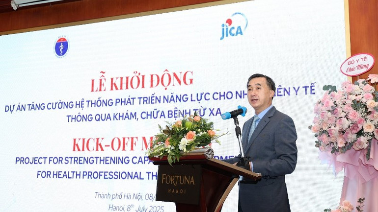 Giáo sư, Tiến sĩ Trần Văn Thuấn, Thứ trưởng Y tế phát biểu tại sự kiện. (Ảnh: JICA) 3-1221.jpg