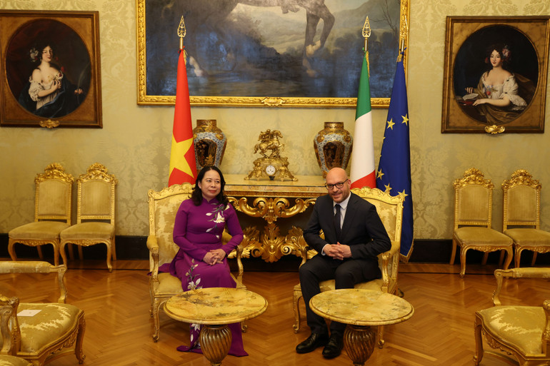 Phó Chủ tịch nước Võ Thị Ánh Xuân hội đàm với Chủ tịch Hạ viện Italia Lorenzo Fontana. (Ảnh: BNG) pctn-hoi-dam-cthv-italia.jpg