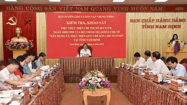 Quang cảnh buổi làm việc.