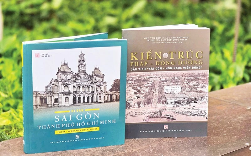 Bìa hai cuốn sách “Di sản Sài Gòn-Thành phố Hồ Chí Minh” và “Kiến trúc Pháp-Đông Dương, dấu tích Sài Gòn-Hòn ngọc Viễn Đông”.