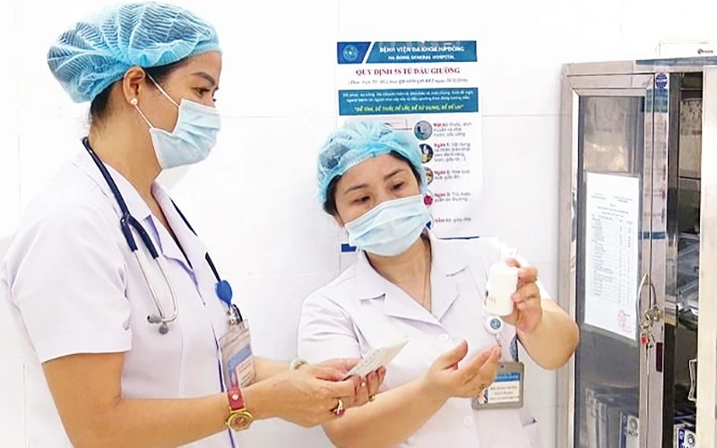 Bệnh viện đa khoa Hà Đông sẵn sàng trang thiết bị điều trị bệnh nhân mắc Covid-19. (Ảnh THẮNG ĐẠT)