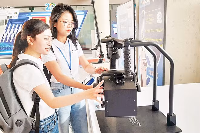 Trưng bày các sản phẩm khoa học tại Khu Công nghệ cao Thành phố Hồ Chí Minh.