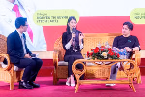 Bà Annie Quỳnh Anh chia sẻ về việc giữ bản lĩnh số cho sinh viên.