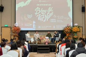 Không khí lễ ra mắt sách.