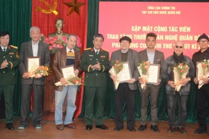 Trao tặng thưởng cho các tác giả đã có đóng góp xuất sắc trong năm 2025.