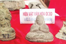 Một số hiện vật Óc Eo được hiến tặng.