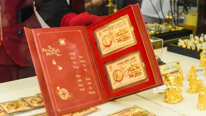 Giá vàng trong nước giảm mạnh ngày vía Thần tài, trái ngược xu hướng tăng trên thế giới