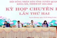 Chủ tọa kỳ họp.