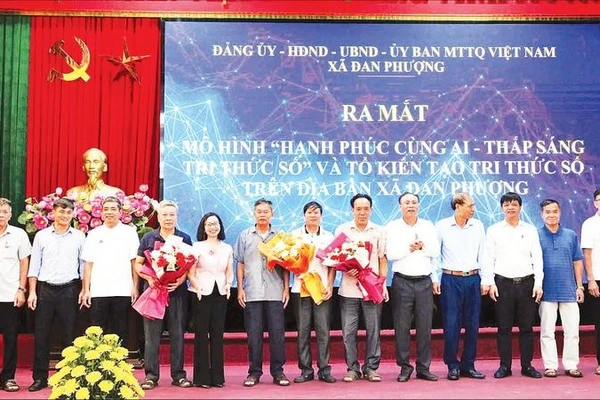 Xã Đan Phượng ra mắt Mô hình “Hạnh phúc cùng AI - Thắp sáng tri thức số”.