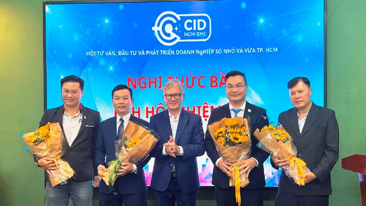 Ban chấp hành Hội Tư vấn, đầu tư và phát triển doanh nghiệp số nhỏ và vừa Thành phố Hồ Chí Minh (nhiệm kỳ I, 2026-2028) ra mắt.