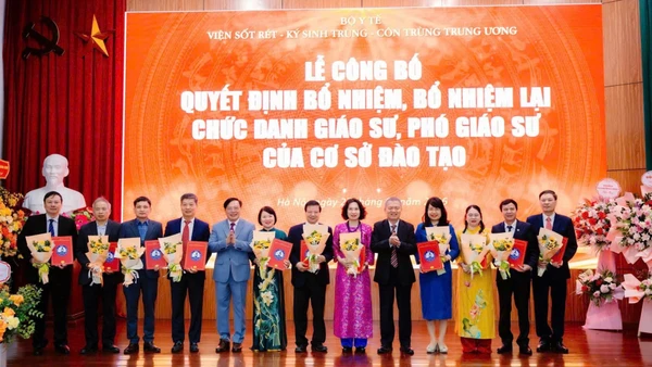 Công bố quyết định bổ nhiệm, bổ nhiệm lại chức danh Giáo sư, Phó Giáo sư của cơ sở đào tạo.