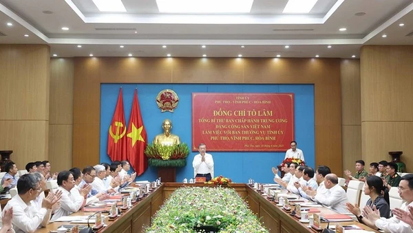 Tổng Bí thư Tô Lâm phát biểu chỉ đạo tại buổi làm việc. (Ảnh: TTXVN)