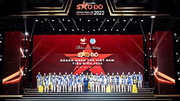 Giải thưởng Sao Đỏ - Doanh nhân trẻ Việt Nam tiêu biểu của Hội Doanh nhân trẻ Việt Nam đã bình chọn và tôn vinh hơn 600 lượt doanh nhân trẻ tiêu biểu.