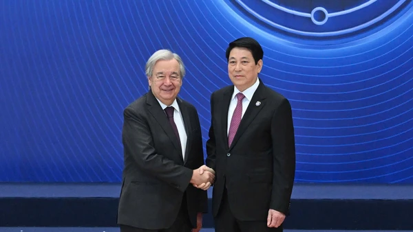 Chủ tịch nước Lương Cường đón Tổng Thư ký Liên hợp quốc tại sự kiện Lễ mở ký Công ước Hà Nội. (Ảnh: XUÂN KỲ-THỦY NGUYÊN)