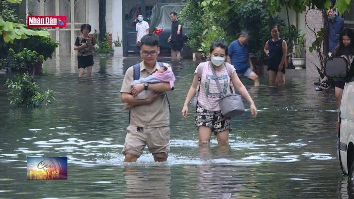 Lênh đênh giữa lòng thủ đô