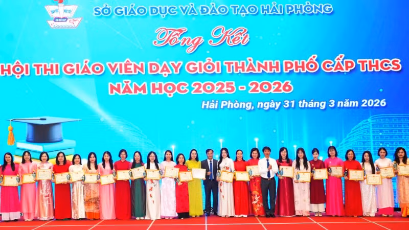 Sở Giáo dục và Đào tạo thành phố Hải Phòng công nhận 1.077 giáo viên dạy giỏi thành phố cấp trung học cơ sở năm học 2025-2026.