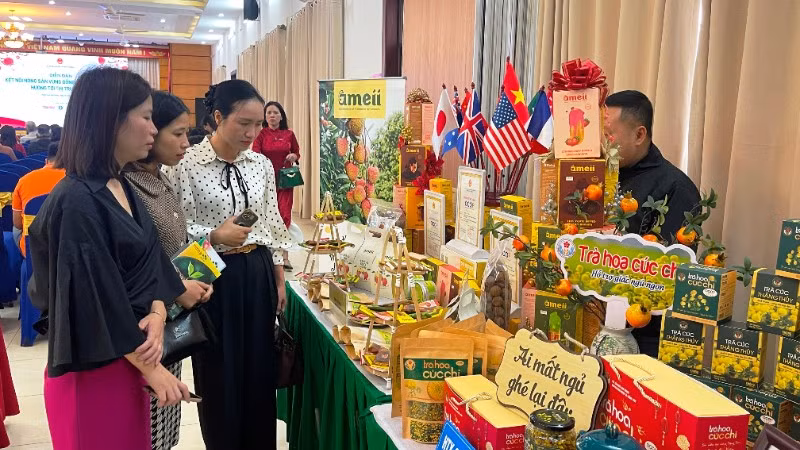 Hải Phòng phát triển thương mại điện tử nhằm hỗ trợ mở rộng thị trường cho các sản phẩm chủ lực, sản phẩm OCOP và hàng hóa làng nghề truyền thống.