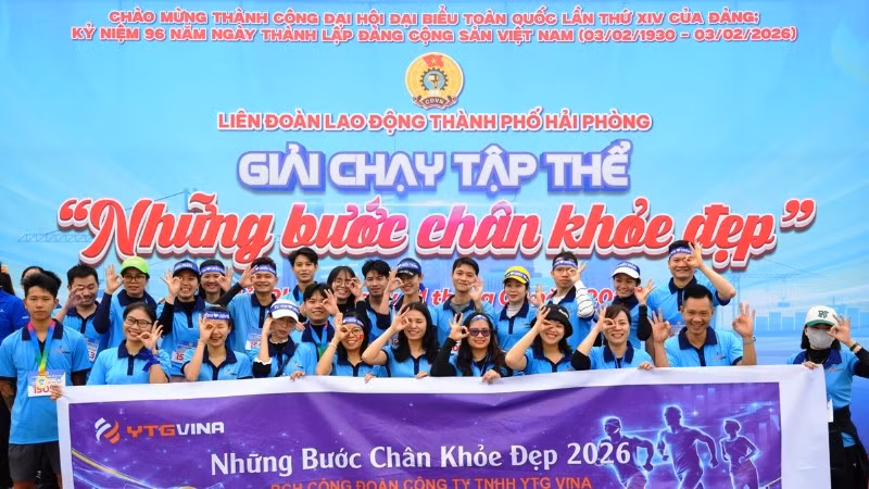 Giải chạy tập thể “Những bước chân khỏe đẹp” được đông đảo cán bộ, đoàn viên, người lao động tại các khu công nghiệp trên địa bàn thành phố Hải Phòng quan tâm, tham gia.