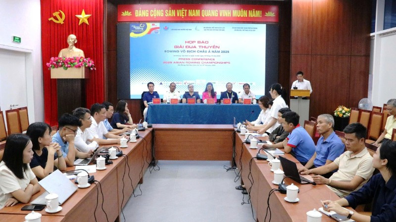 Quang cảnh buổi họp báo.