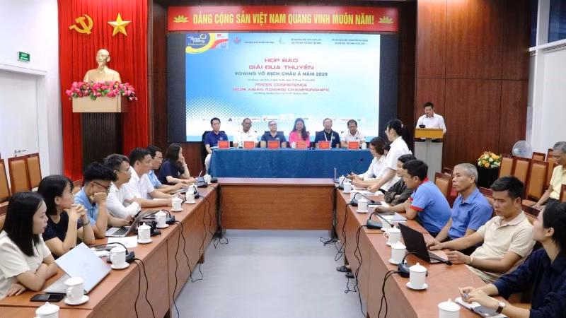 Quang cảnh buổi họp báo.