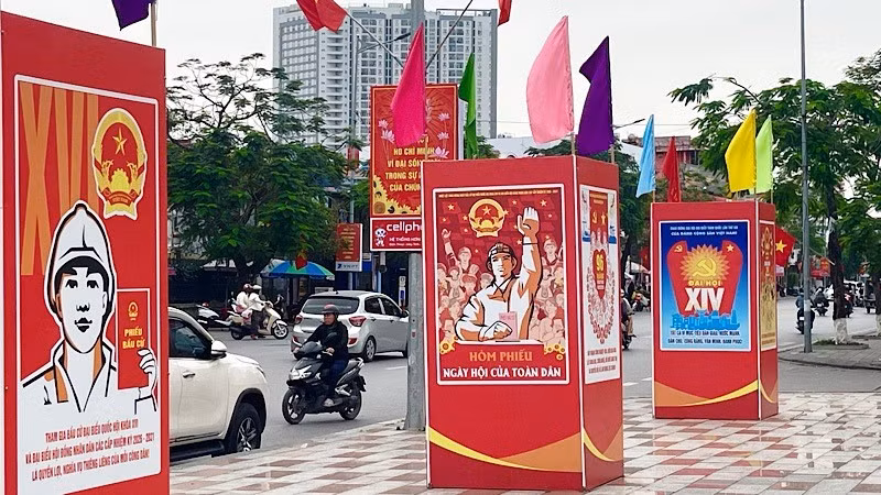 Cụm pano tuyên truyền về bầu cử tại phường Gia Viên (Hải Phòng).