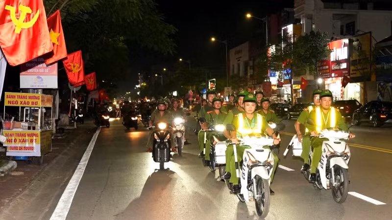 Các lực lượng Công an thành phố Hải Phòng ra quân thực hiện nhiệm vụ tối 23/9.