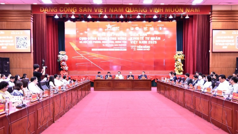Quang cảnh Phiên đối thoại địa phương - Cụm đồng bằng sông Hồng.