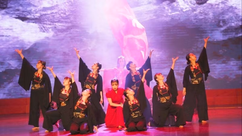 Tiết mục của các nghệ sĩ Nhật Bản tại Chương trình.