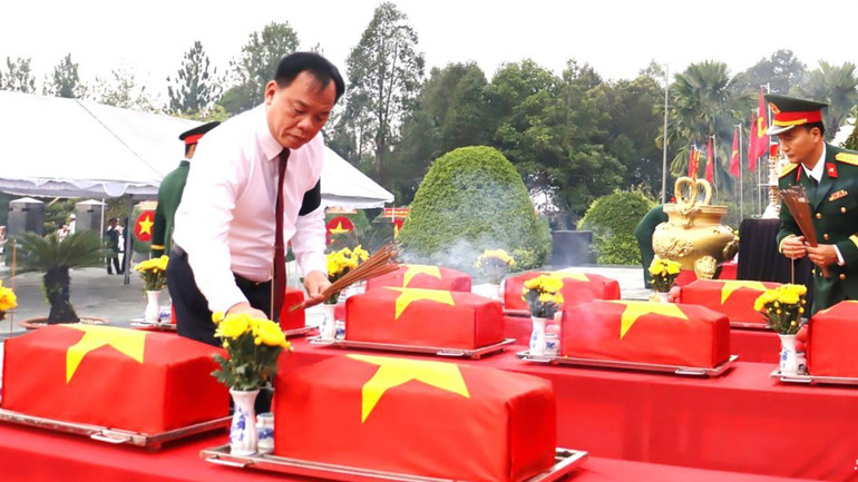 Lãnh đạo tỉnh Đồng Nai tri ân các anh hùng liệt sĩ. 2-20250827075723-20250827095725.jpg