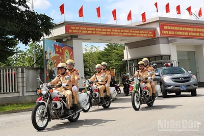 Công an tỉnh Tuyên Quang ra quân biểu dương lực lượng.