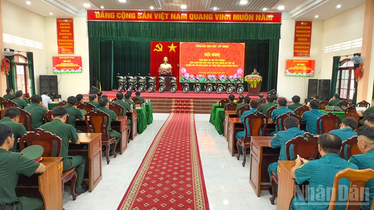 Quang cảnh buổi lễ. ndo_br_anh-4-quang-canh-buoi-le.jpg