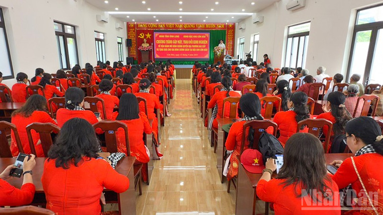 Quang cảnh buổi gặp mặt. ndo_br_anh-3-quang-canh.jpg