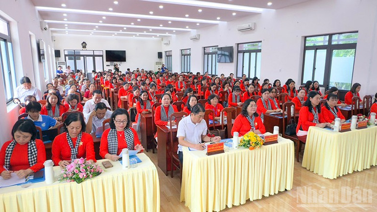 Đại biểu tham dự gặp buổi làm việc. ndo_br_anh-2-dai-bieu-tham-du.jpg