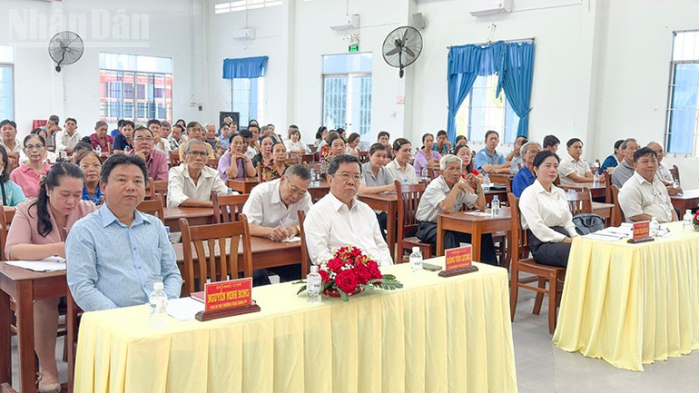 Vĩnh Long gửi trọn niềm tin qua những chương trình hành động sát thực tế ndo_tl_anh-2-cu-tri-2.jpg