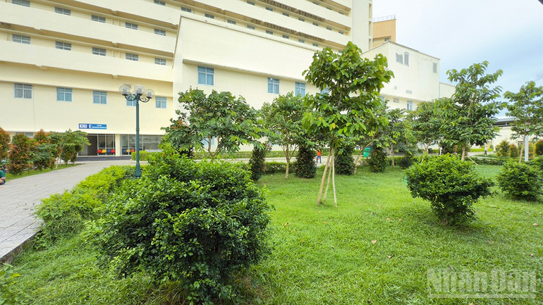 Ett hörn av Tra Vinh General Hospital. ndo_br_anh-4-khuon-vien-bvdk-tra-vinh.jpg