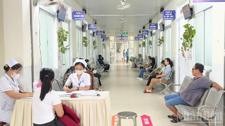 Undersökningsavdelningen på Mang Thit Medical Center är alltid luftig. ndo_br_anh-2-trung-tam-y-te-mang-thit-luon-thong-thoang.jpg