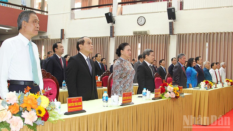 Đại biểu tham gia Lễ công bố nghị quyết, quyết định tại Vĩnh Long, sáng 30/6/2025. ndo_br_anh-2-dai-bieu-du-le-cong-bo.jpg