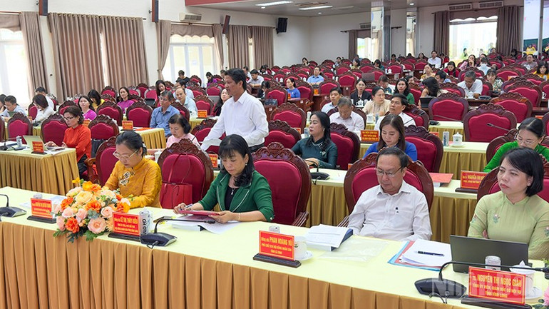 Ý kiến phát biểu của đại biểu tại hội thảo. ndo_br_anh-2-dai-bieu-tham-gia-y-kien.jpg