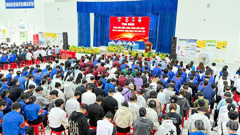 Quang cảnh buổi tọa đàm. ndo_br_anh-3-quang-canh-toa-dam.jpg