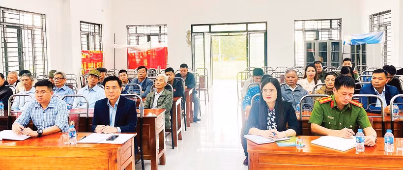 Lãnh đạo Tỉnh ủy Phú Thọ, Đảng ủy xã Hội Thịnh dự sinh hoạt chi bộ thường kỳ thôn Vân Giữa.