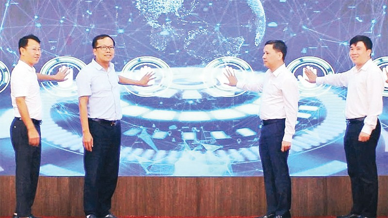 Phường Ngô Quyền ra mắt mô hình “Tổ dân phố số” và “Trợ lý ảo”. (Ảnh PHƯƠNG MAI)