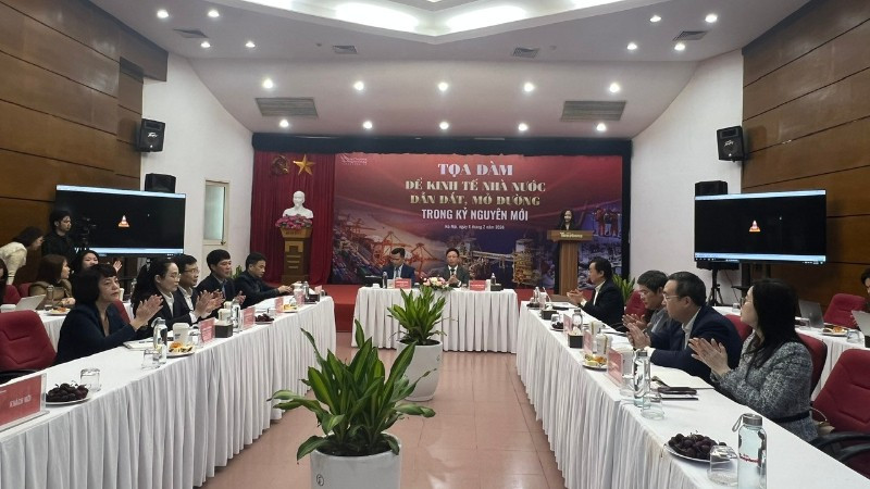 Quang cảnh Tọa đàm "Để kinh tế Nhà nước dẫn dắt, mở đường trong kỷ nguyên mới" do Báo Tiền Phong tổ chức.