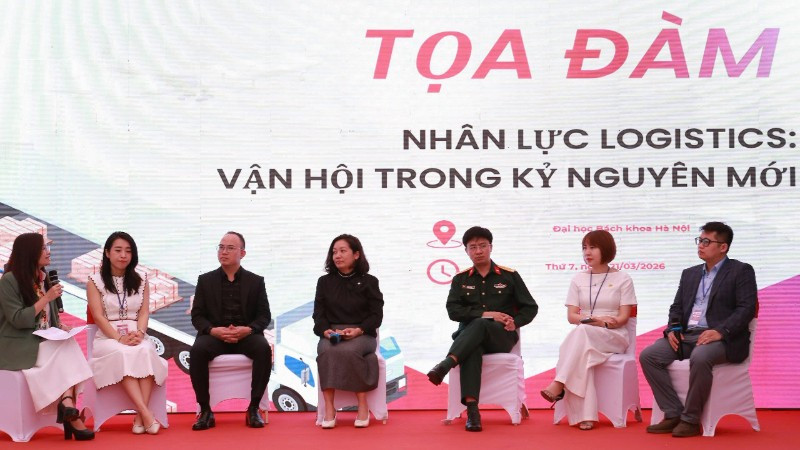 Đại diện các trường đại học, doanh nghiệp ... tham dự Ngày hội việc làm lĩnh vực Logistics.