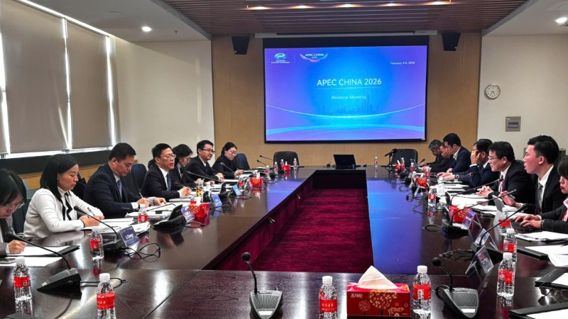 Quang cảnh buổi làm việc của Đoàn công tác Bộ Tài chính Việt Nam và Bộ Tài chính Trung Quốc trong khuôn khổ Hội nghị Thứ trưởng Tài chính và Phó Thống đốc Ngân hàng Trung ương APEC 2026.