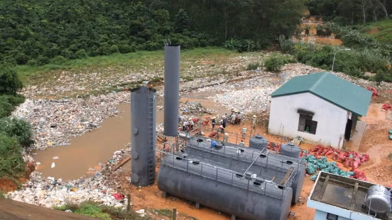 Mới vận hành hơn ba tháng nhưng Khu liên hiệp xử lý rác thải rắn Ngọc Hồi (xã Bờ Y, tỉnh Quảng Ngãi) đã xảy ra sự cố nghiêm trọng. 